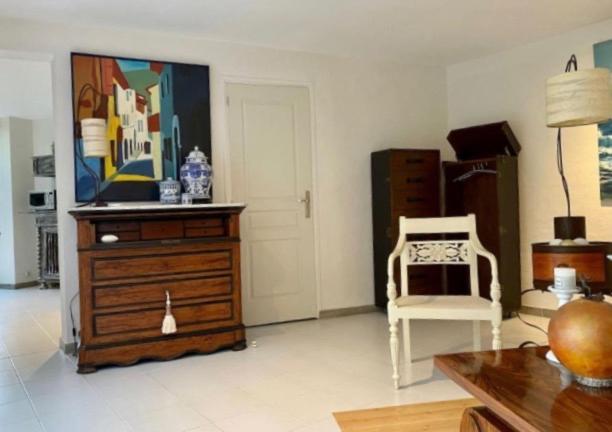 La Cactee Singuliere Bed & Breakfast Beziers Exterior photo