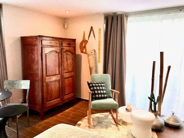La Cactee Singuliere Bed & Breakfast Beziers Exterior photo